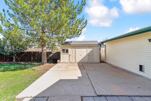 7158 W Roxbury Ave, Littleton, CO 80128 - view of shed with fence
