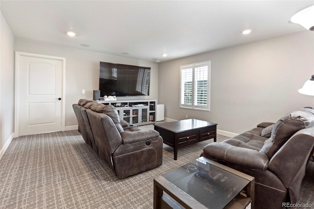 4504 N Picadilly Ct, Aurora, CO 80019 - carpeted living room featuring baseboards and recessed lighting