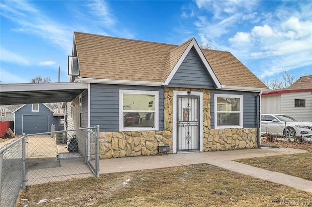 view of front facade with a carport