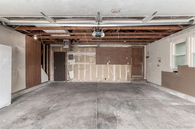 2026 S Pitkin St, Aurora, CO 80013 - garage featuring a garage door opener