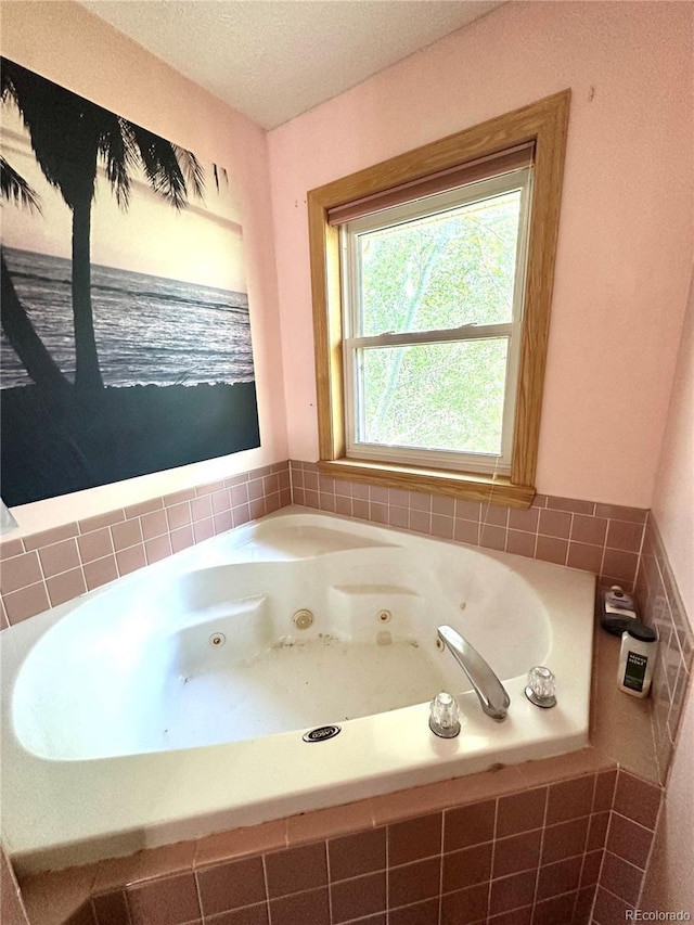 24938 County Road 18, Keenesburg, CO 80643 - bathroom with a whirlpool tub