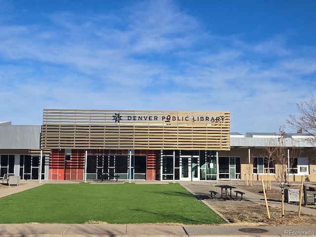 view of building exterior