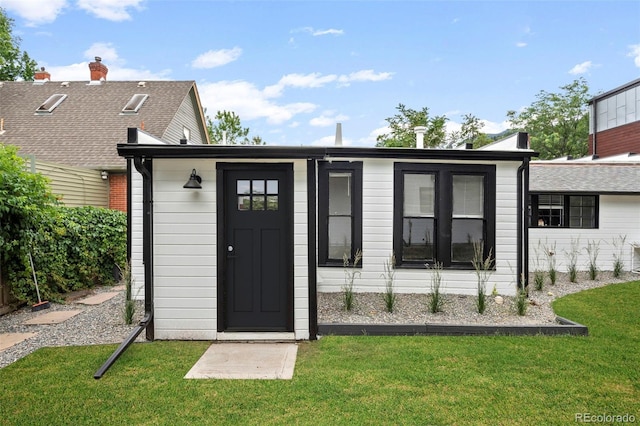 view of outbuilding