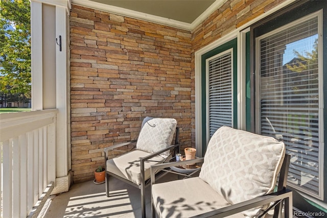 balcony featuring covered porch