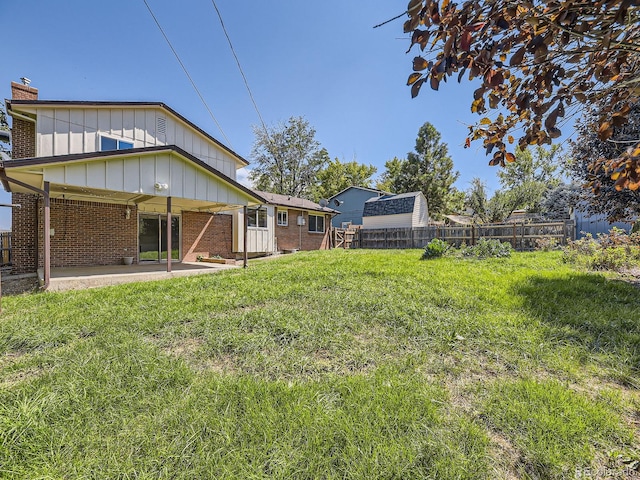 view of yard featuring a patio area