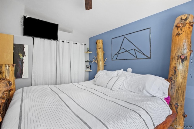 bedroom featuring ceiling fan