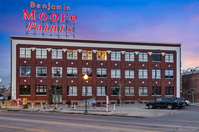 2500 Walnut St Unit 106, Denver, CO 80205 - view of property at dusk