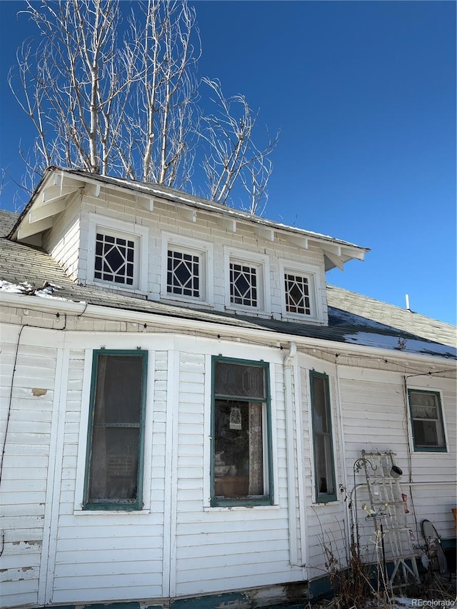 view of home's exterior