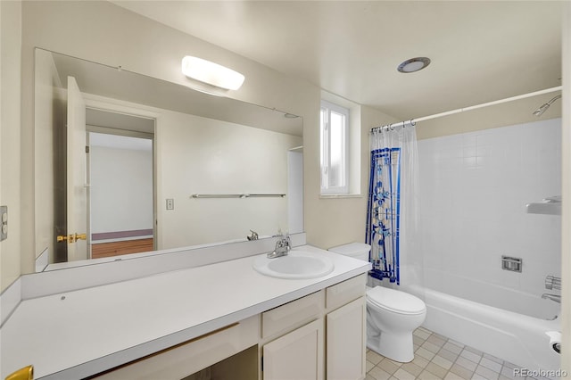 bathroom with shower / tub combo with curtain, toilet, and vanity