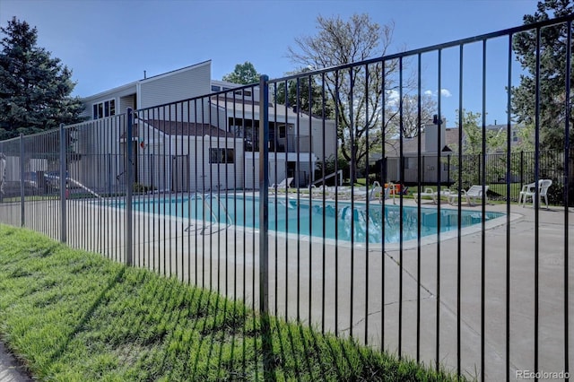 13633 E Yale Ave Unit B, Aurora, CO 80015 - community pool with a patio area
