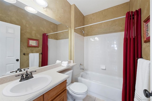10633 Wynspire Way, Highlands Ranch, CO 80130 - bathroom with shower / tub combo with curtain and vanity