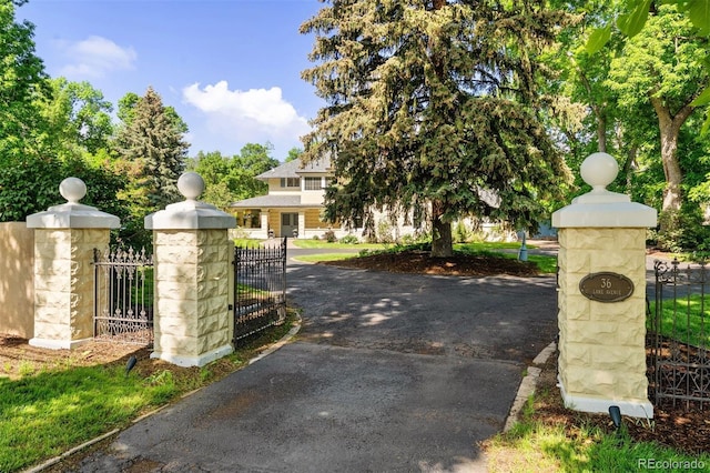 36 Lake Ave, Colorado Springs, CO 80906 - view of gate