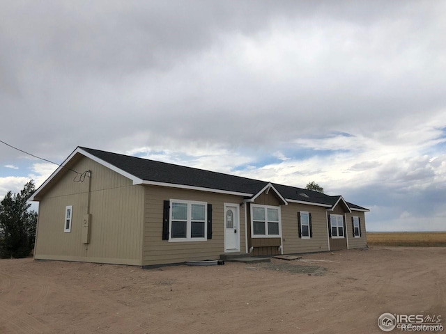 view of front of property