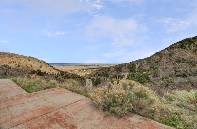 1055 Oak Ridge Rd, Manitou Springs, CO 80829 - view of mountain background