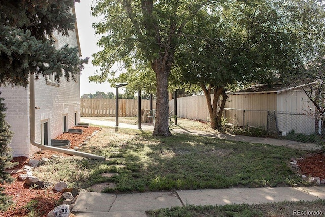 view of yard featuring a fenced backyard