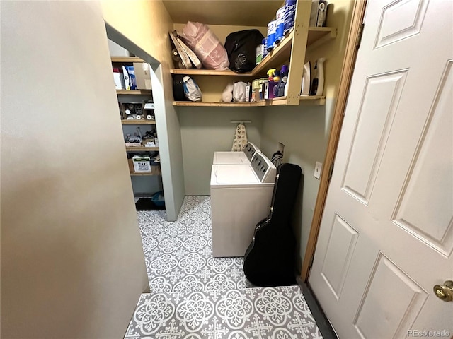 laundry room featuring laundry area and independent washer and dryer