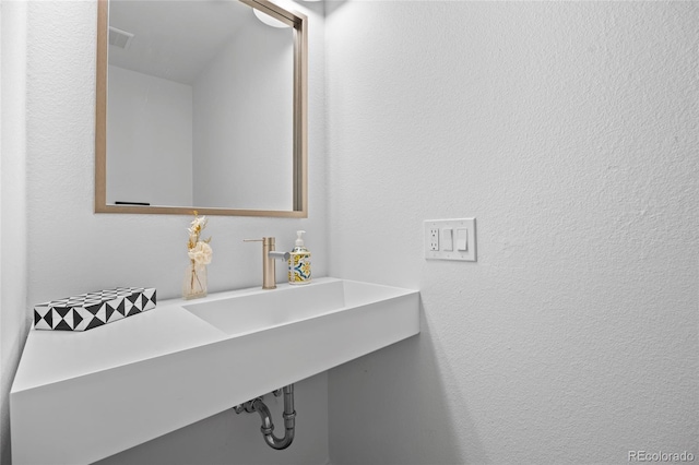 5853 S Havana Ct, Englewood, CO 80111 - view of bathroom