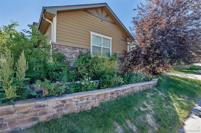 10646 Amesbury Way, Highlands Ranch, CO 80126 - view of property exterior with stone siding