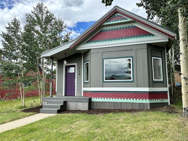 view of front of house with a front yard