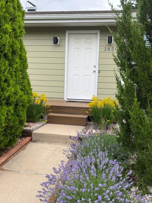 view of exterior entry