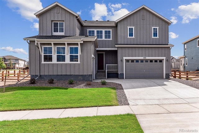 view of front facade featuring a garage