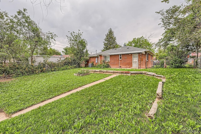 1325 Geneva St, Aurora, CO 80010 - view of yard
