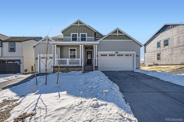 view of front of home with covered porch