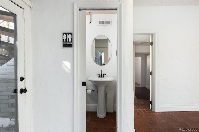 bathroom featuring sink