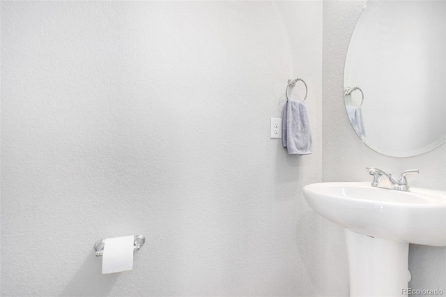 bathroom with sink