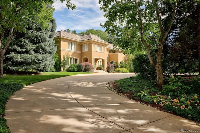 view of mediterranean / spanish-style home