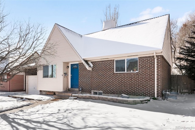 view of front facade with a garage