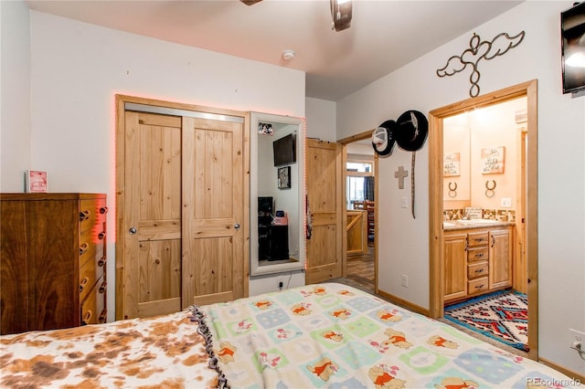 42919 Vista Rdg, Parker, CO 80138 - bedroom with a closet and ensuite bath