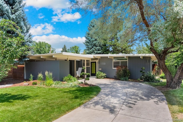 1338 S Fairfax St, Denver, CO 80222 - mid-century home featuring concrete driveway