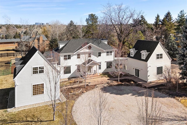 view of front of house featuring gravel driveway