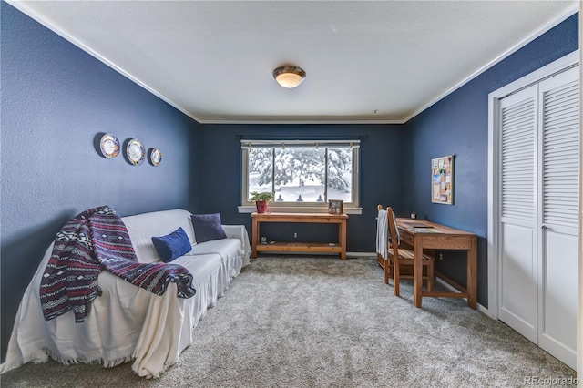 living area featuring carpet, ornamental molding, baseboards, and a textured wall