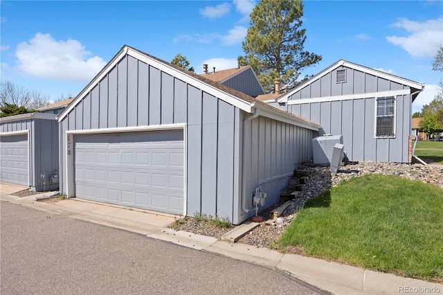 2608 E Fremont Pl, Centennial, CO 80122 - view of garage