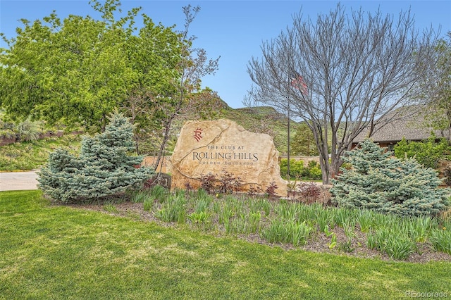 15325 W 32nd Ave, Golden, CO 80401 - community / neighborhood sign with a yard