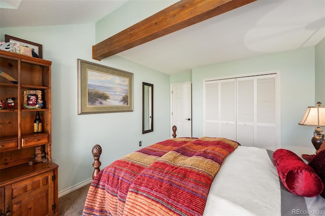 carpeted bedroom with vaulted ceiling with beams and a closet