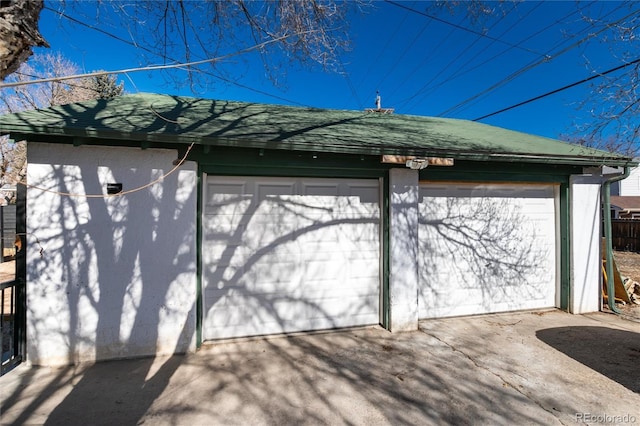 view of detached garage