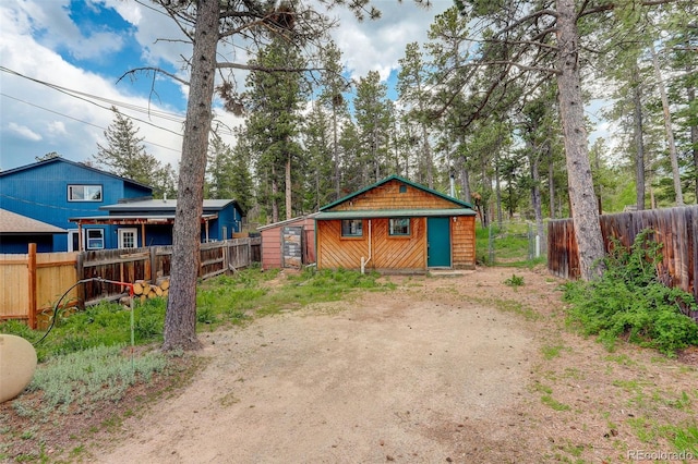 184 Signal Rock Rd, Golden, CO 80403 - view of front of home featuring a fenced backyard