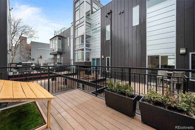 2539 Lawrence St, Denver, CO 80205 - view of deck