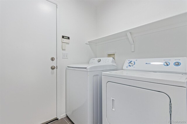 19466 E 59th Dr, Aurora, CO 80019 - washroom featuring independent washer and dryer