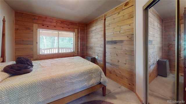 bedroom featuring carpet flooring