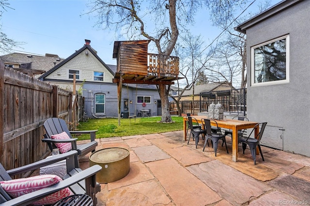 view of patio with outdoor dining space