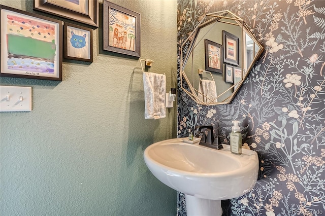 21038 E Quincy Pl, Aurora, CO 80015 - bathroom with a sink and wallpapered walls