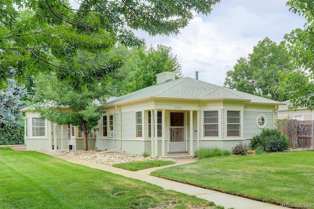 view of front of house featuring a front yard