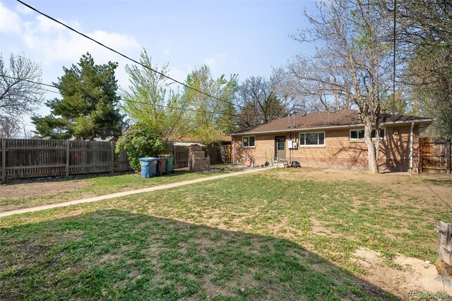 1148 N Clinton St, Aurora, CO 80010 - view of yard