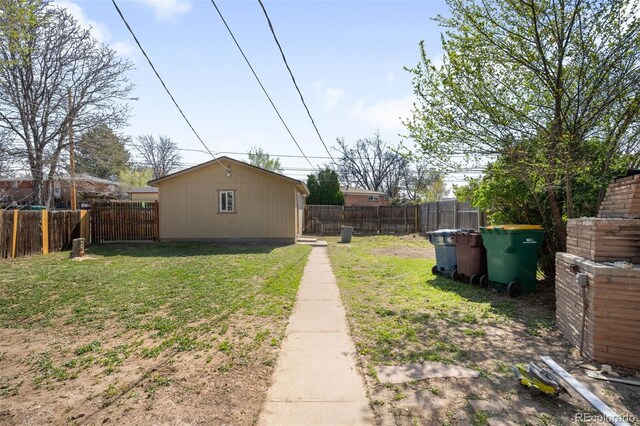 1148 N Clinton St, Aurora, CO 80010 - view of yard
