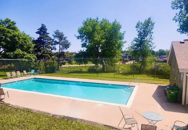 3912 S Richfield Way, Aurora, CO 80013 - view of swimming pool with a patio