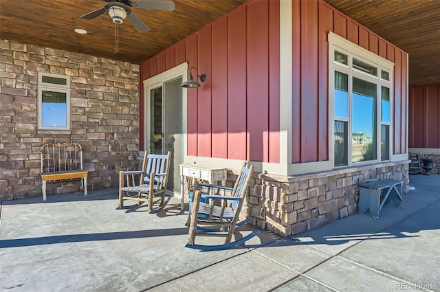 view of patio with covered porch and ceiling fan